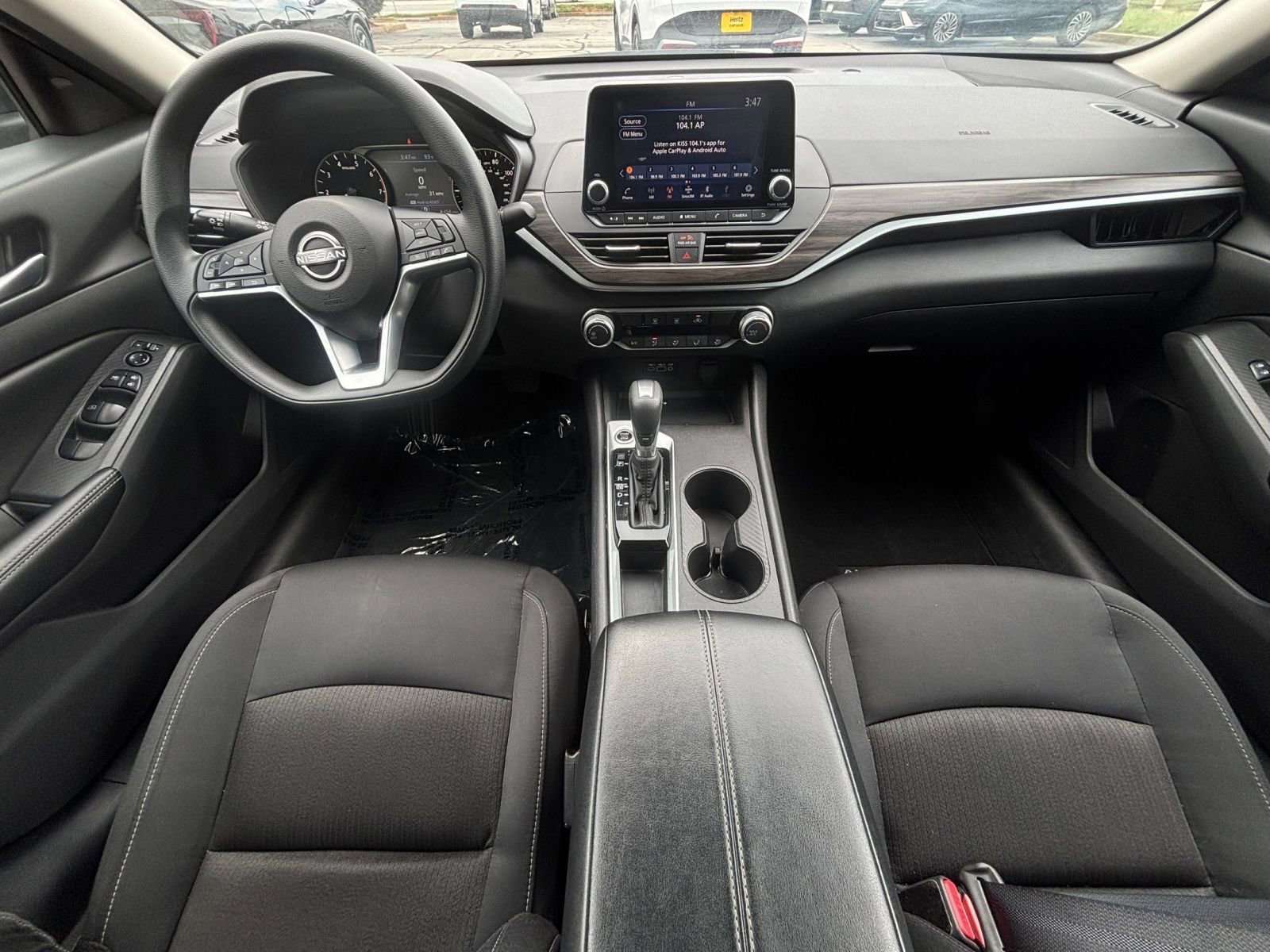 Used 2025 Nissan Altima 2.5 SV FWD image 33