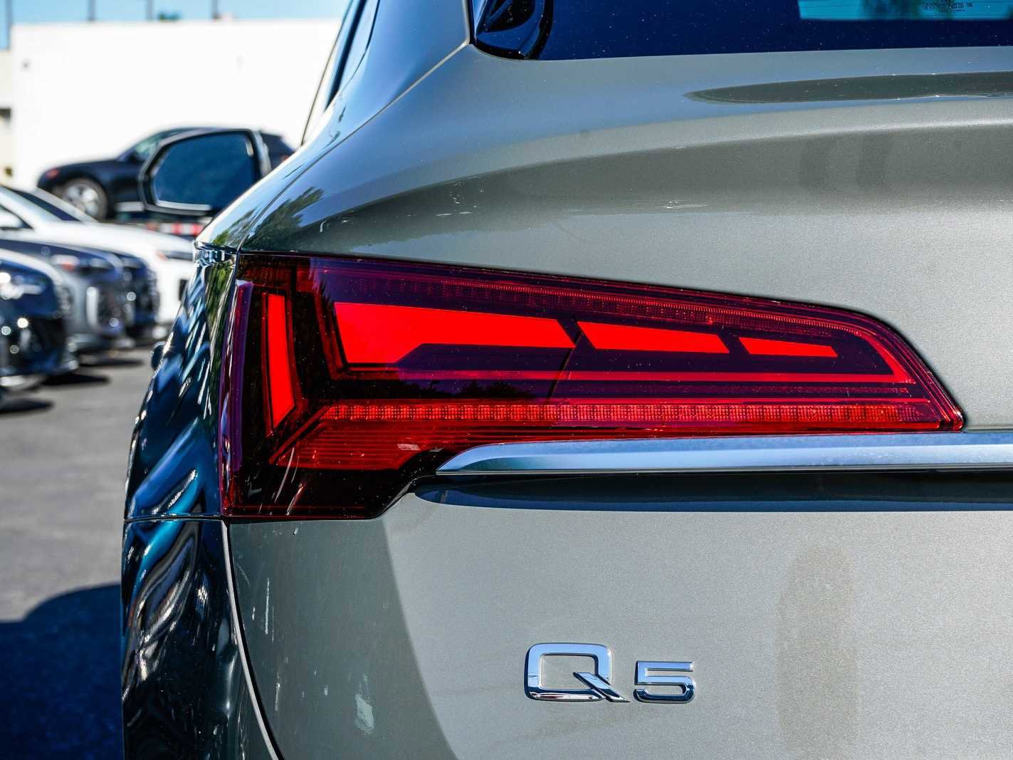 Used 2023 Audi Q5 2.0T Prestige w/ Prestige Package image 9