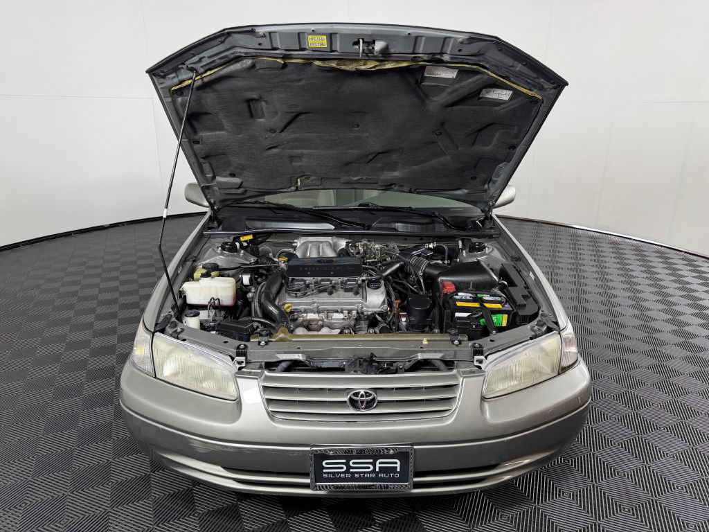 Used 1999 Toyota Camry LE w/ Value Pkg FWD image 14