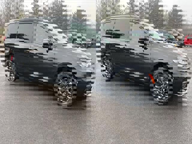 New 2026 Chrysler Pacifica Select AWD/4WD image 31