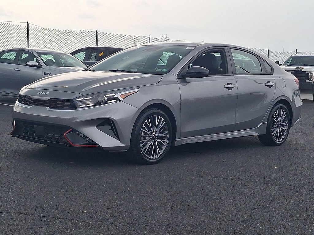 Used 2024 Kia Forte GT-Line w/ GT-Line Premium Package FWD image 3