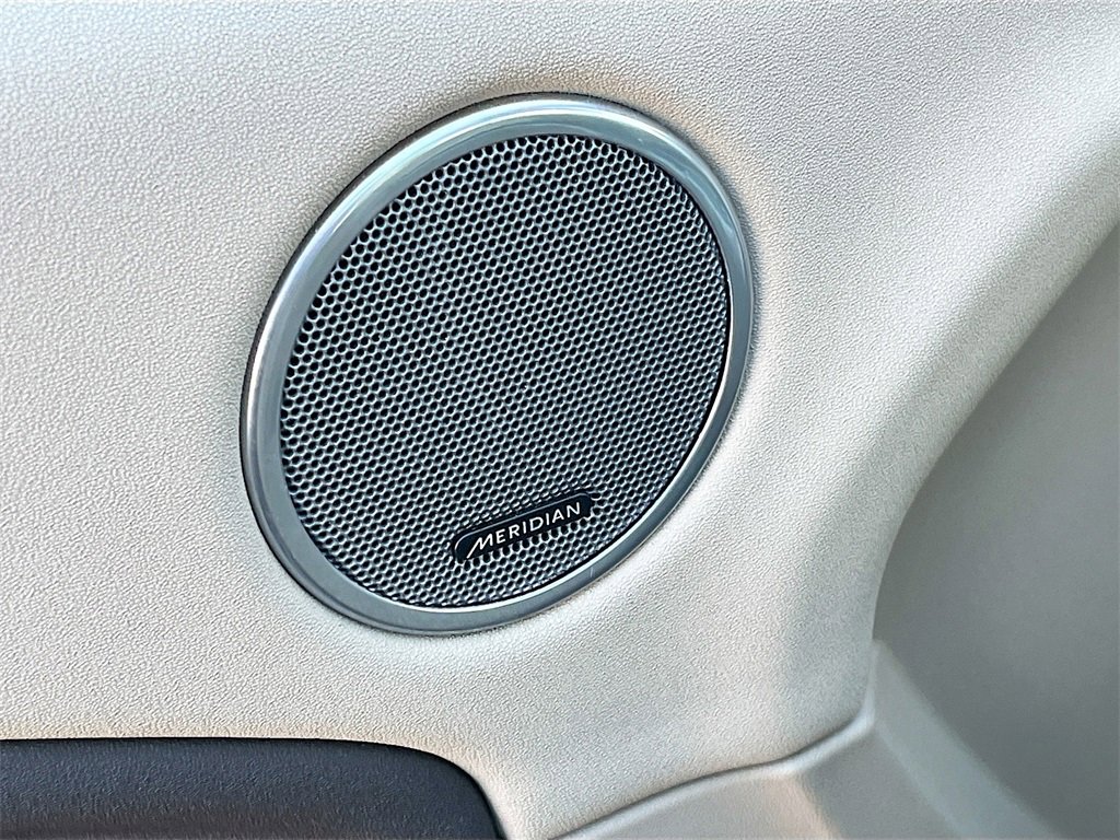 Used 2016 Land Rover Range Rover Evoque SE image 19