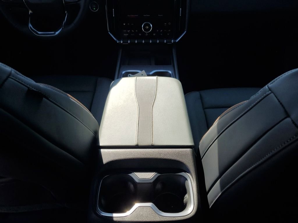 New 2026 GMC Acadia AT4 w/ Luxury Package image 22