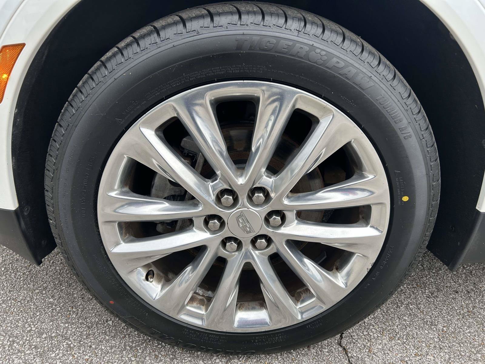 Used 2017 Cadillac XT5 Platinum w/ Driver Assist Package AWD/4WD image 13