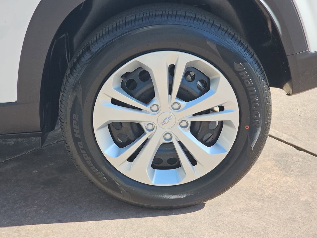 New 2026 Chevrolet Trax LS w/ Driver Confidence Package FWD image 36
