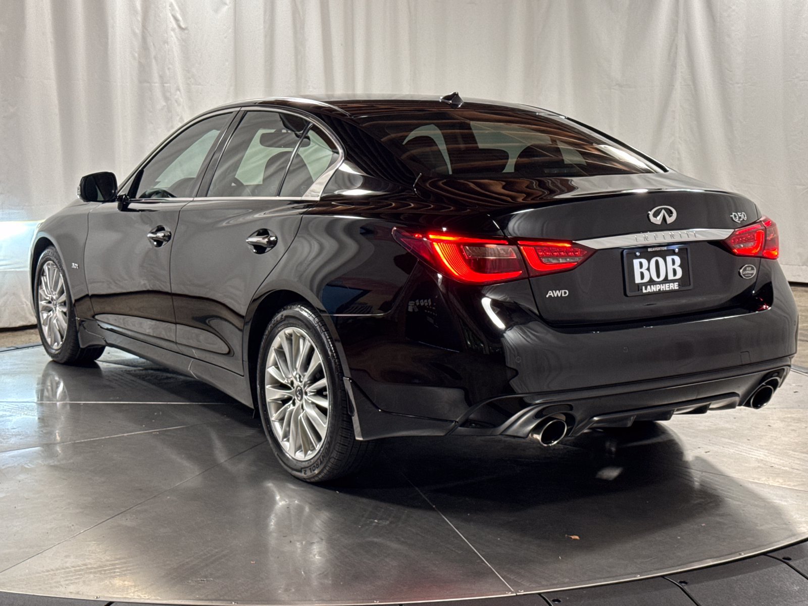 Used 2018 INFINITI Q50 Luxe w/ Essential Package (3.0T Luxe) AWD/4WD image 9