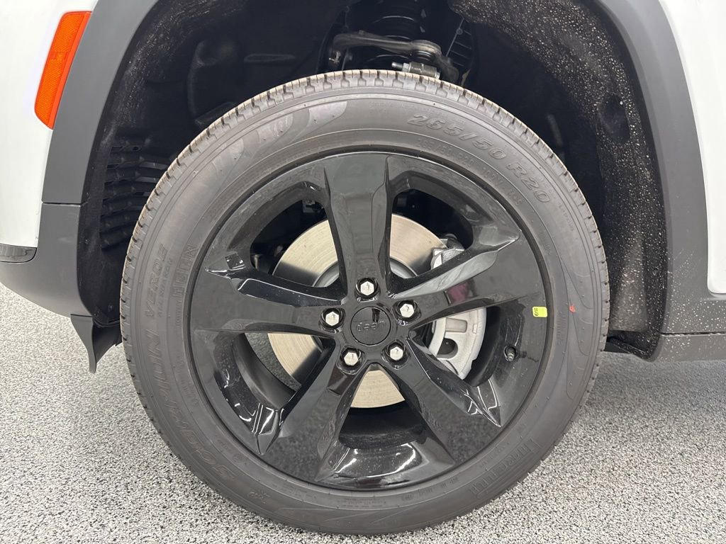 New 2025 Jeep Grand Cherokee L Limited w/ Black Appearance Package image 10
