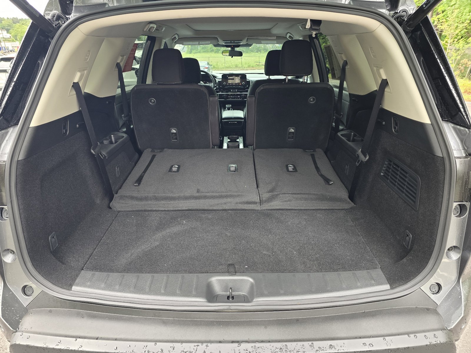 Used 2025 Nissan Pathfinder SV w/ SV Premium Package FWD image 25