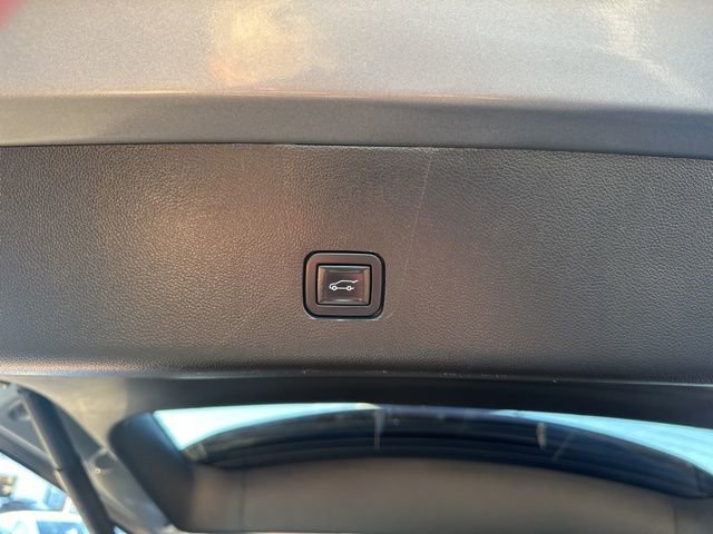 Used 2023 Chevrolet Traverse LT image 31