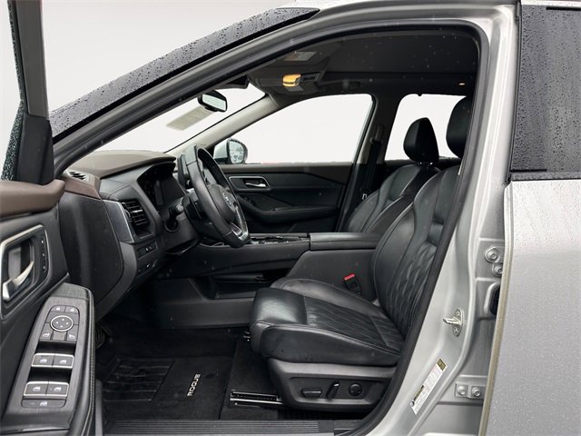 Used 2021 Nissan Rogue Platinum image 9