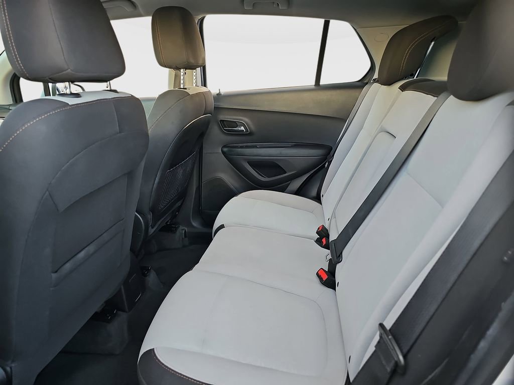 Used 2020 Chevrolet Trax LS image 18