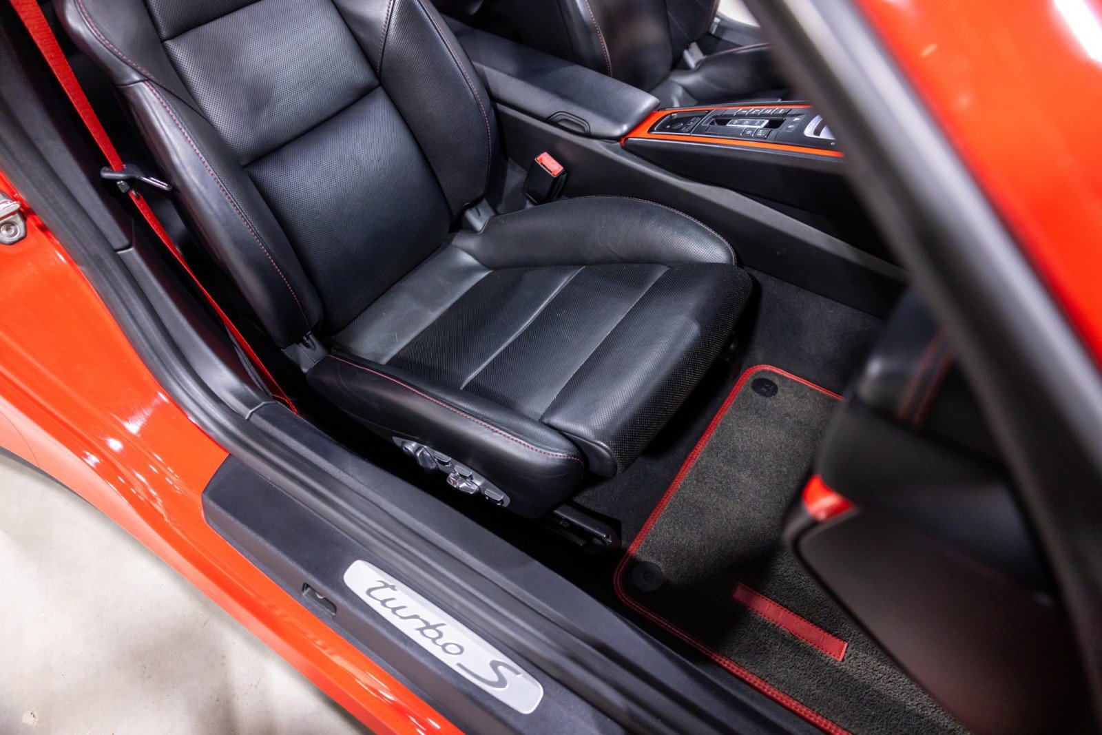 Used 2014 Porsche 911 Turbo S AWD/4WD image 28