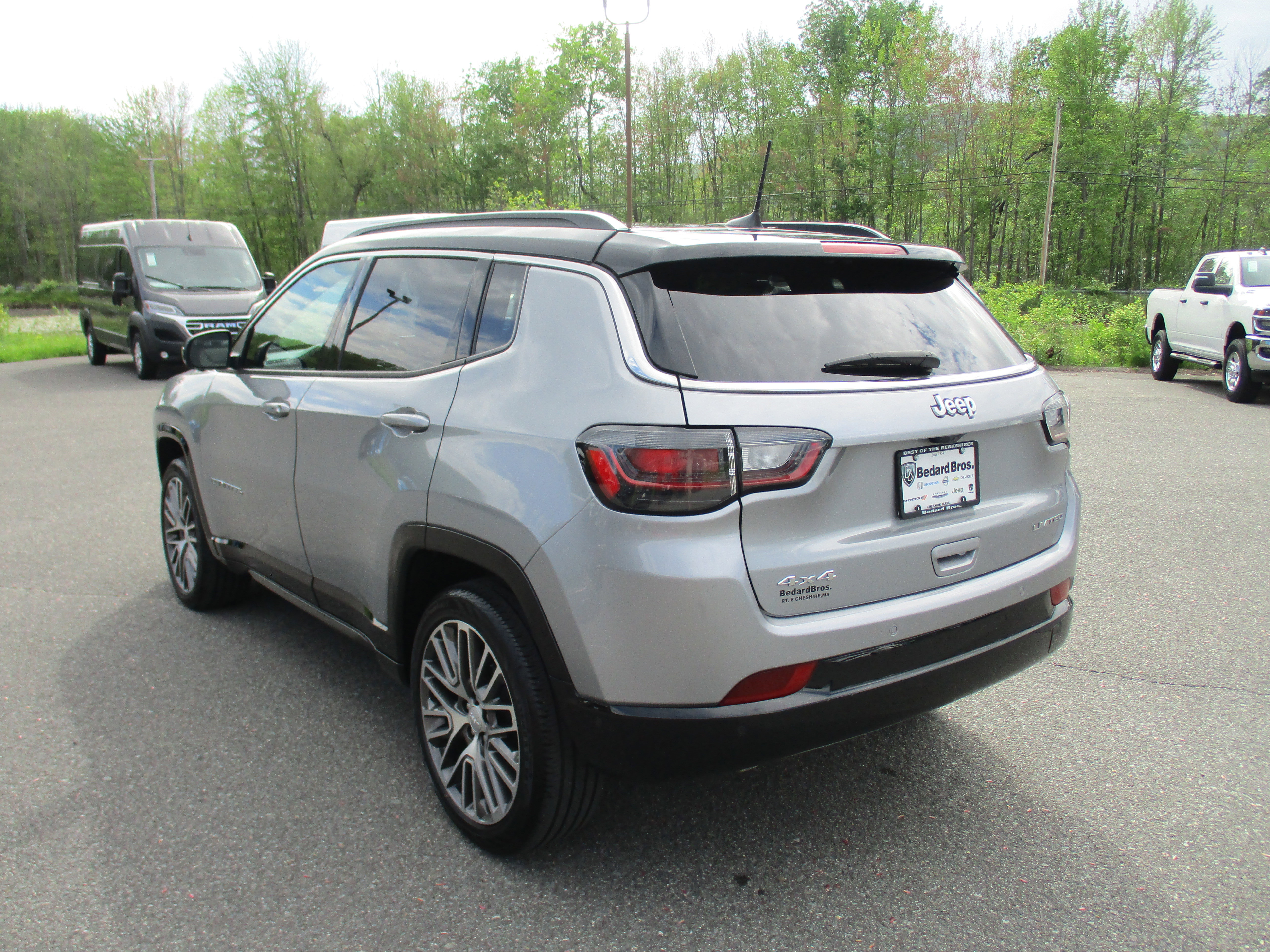 Used 2024 Jeep Compass Limited w/ Elite Group AWD/4WD image 7