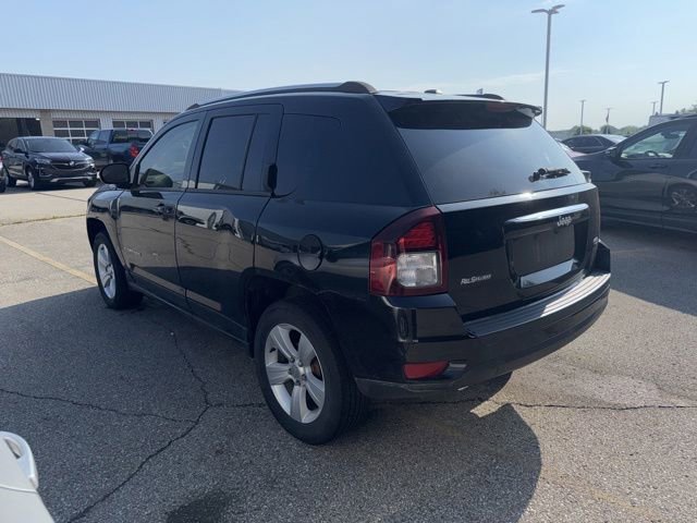 Used 2014 Jeep Compass Latitude w/ Sun/Sound Group FWD image 4