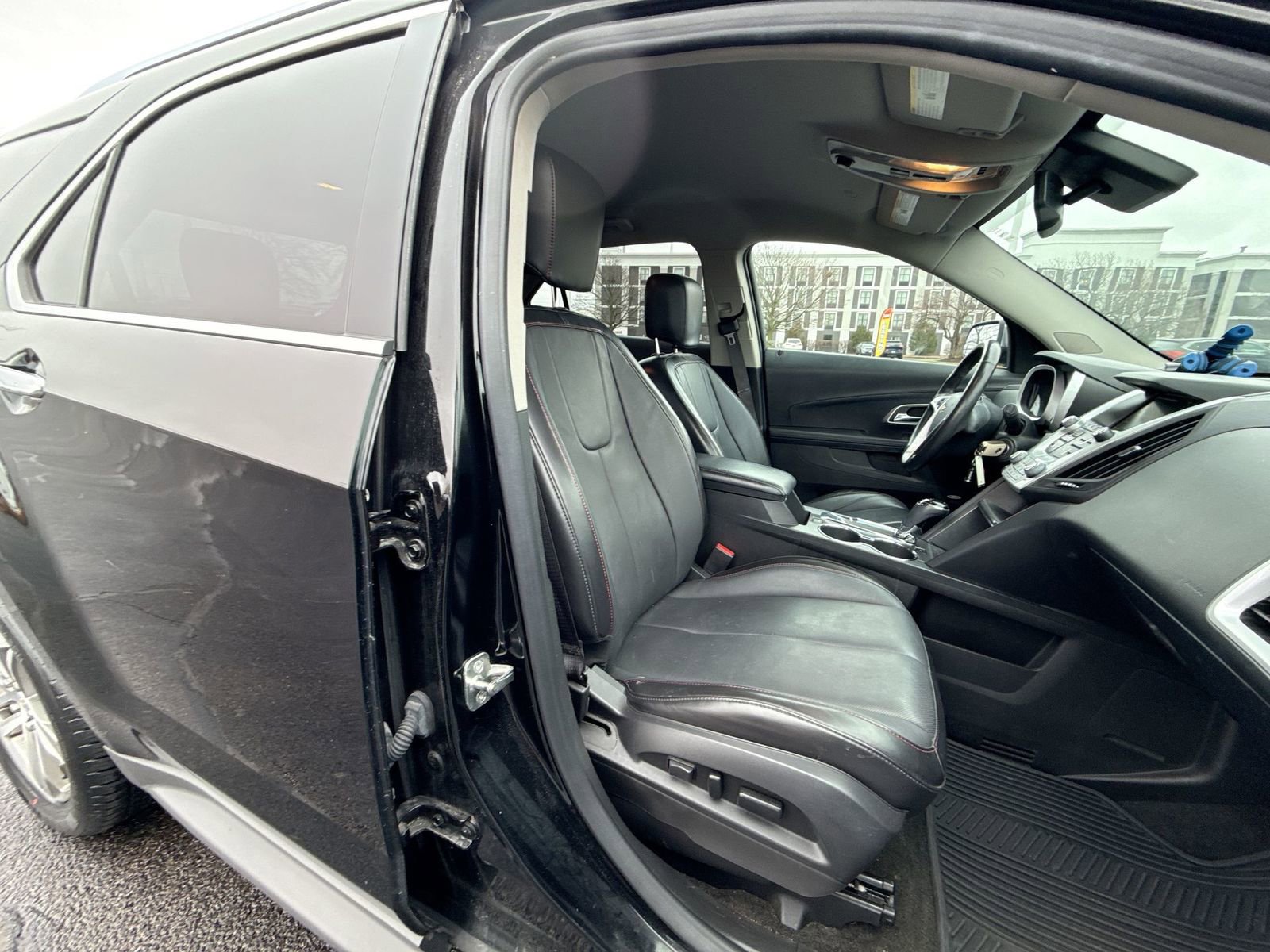 Used 2016 Chevrolet Equinox LTZ w/ Enhanced Convenience Package image 22