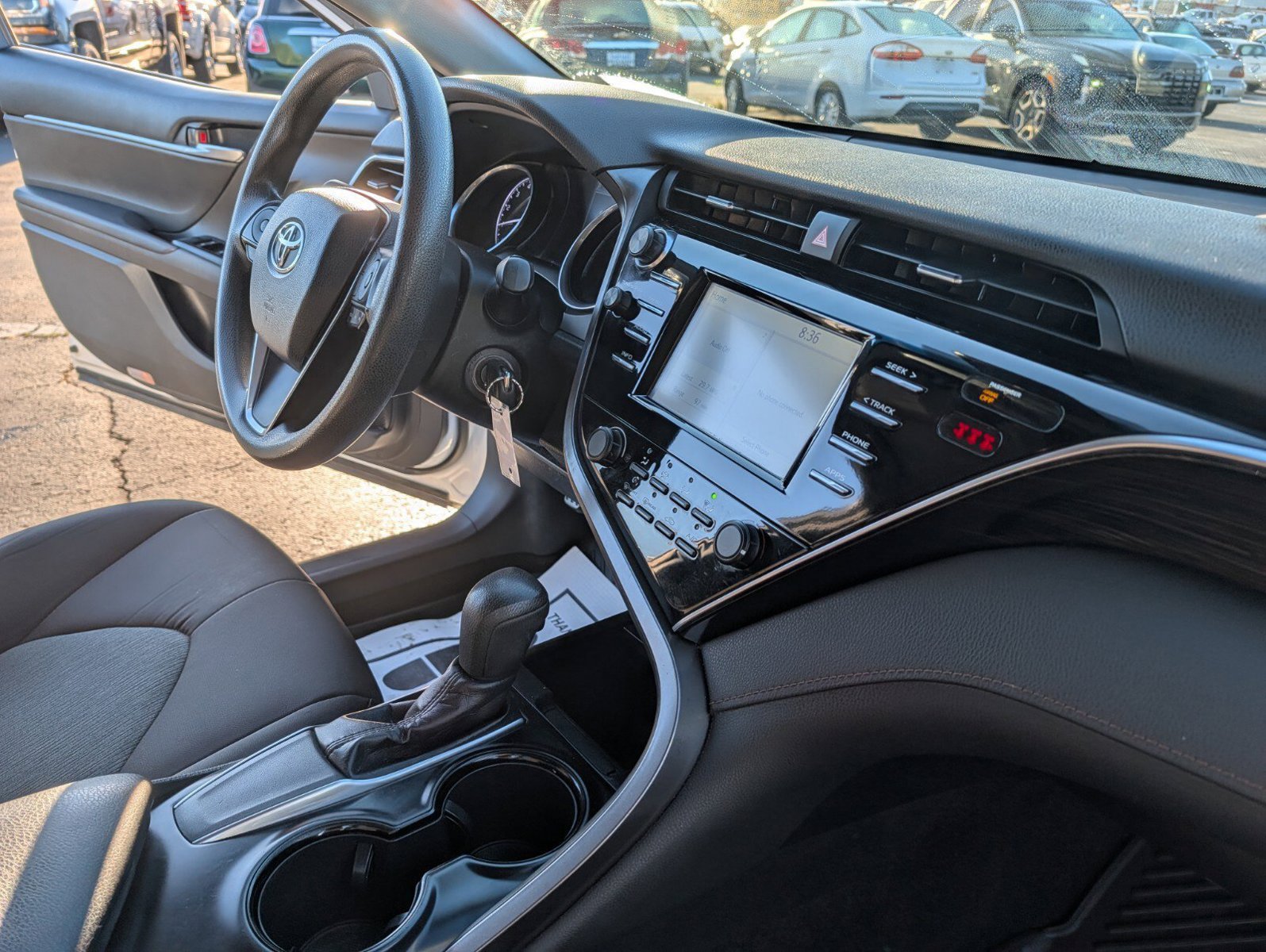 Used 2018 Toyota Camry LE FWD image 22
