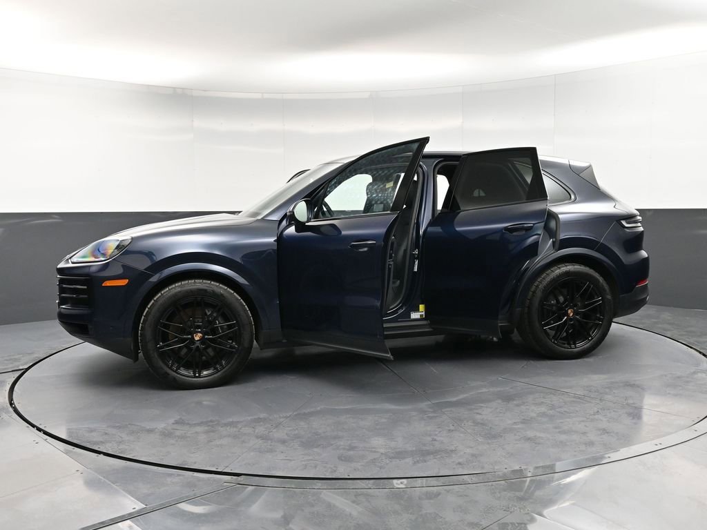 Certified 2025 Porsche Cayenne image 34