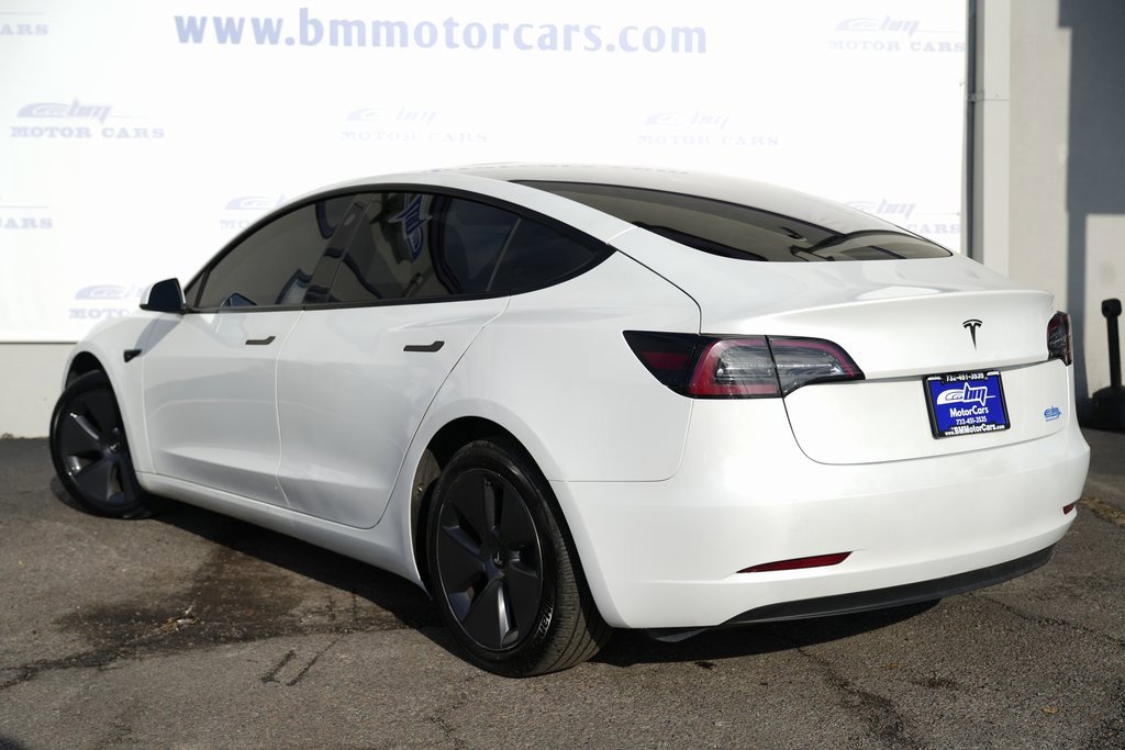 Used 2023 Tesla Model 3 Standard Range image 4