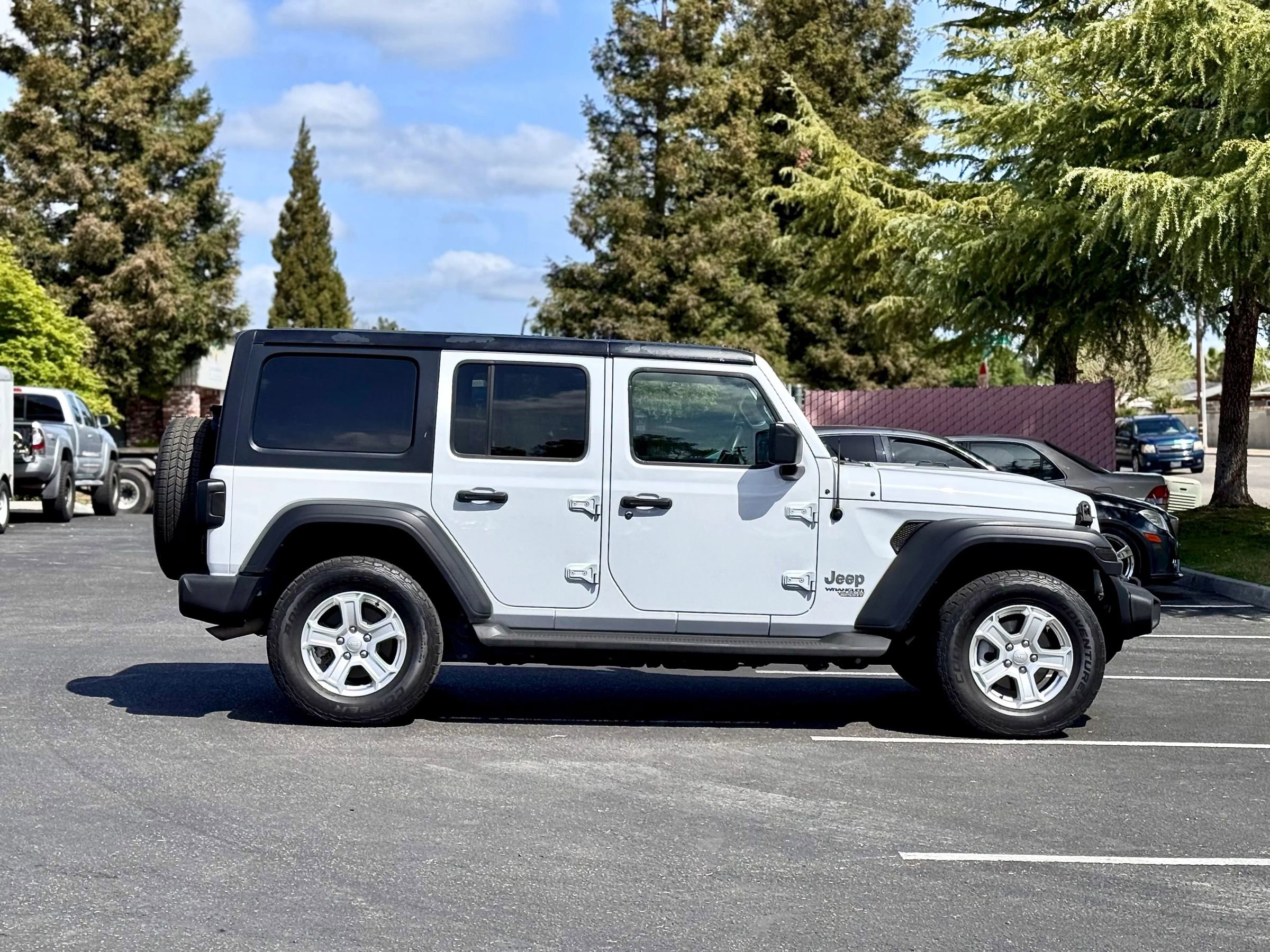 Used 2019 Jeep Wrangler Unlimited Sport S image 2