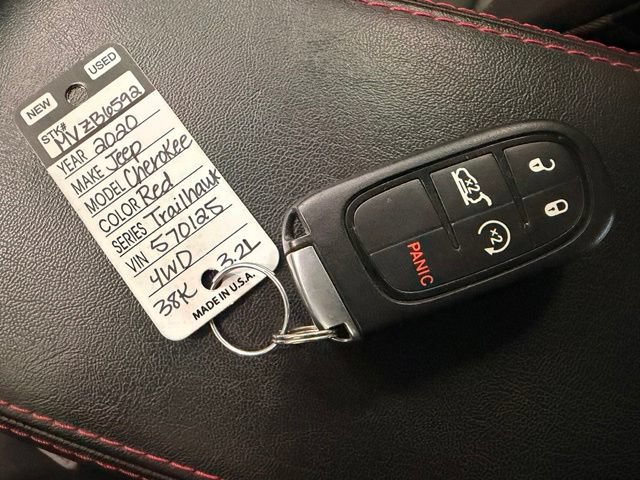 Used 2020 Jeep Cherokee Trailhawk w/ Comfort & Convenience Group AWD/4WD image 50