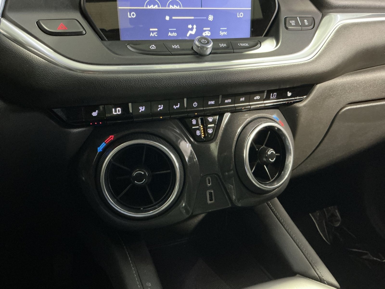 Used 2019 Chevrolet Blazer LT FWD image 22