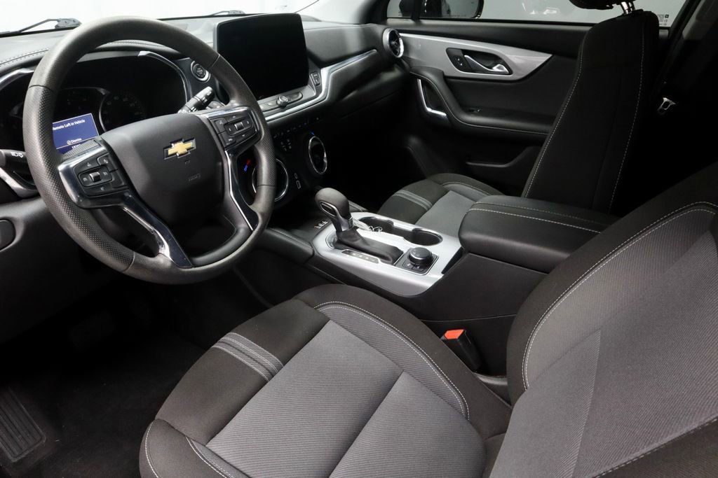 Used 2024 Chevrolet Blazer LT w/ Convenience Package FWD image 25