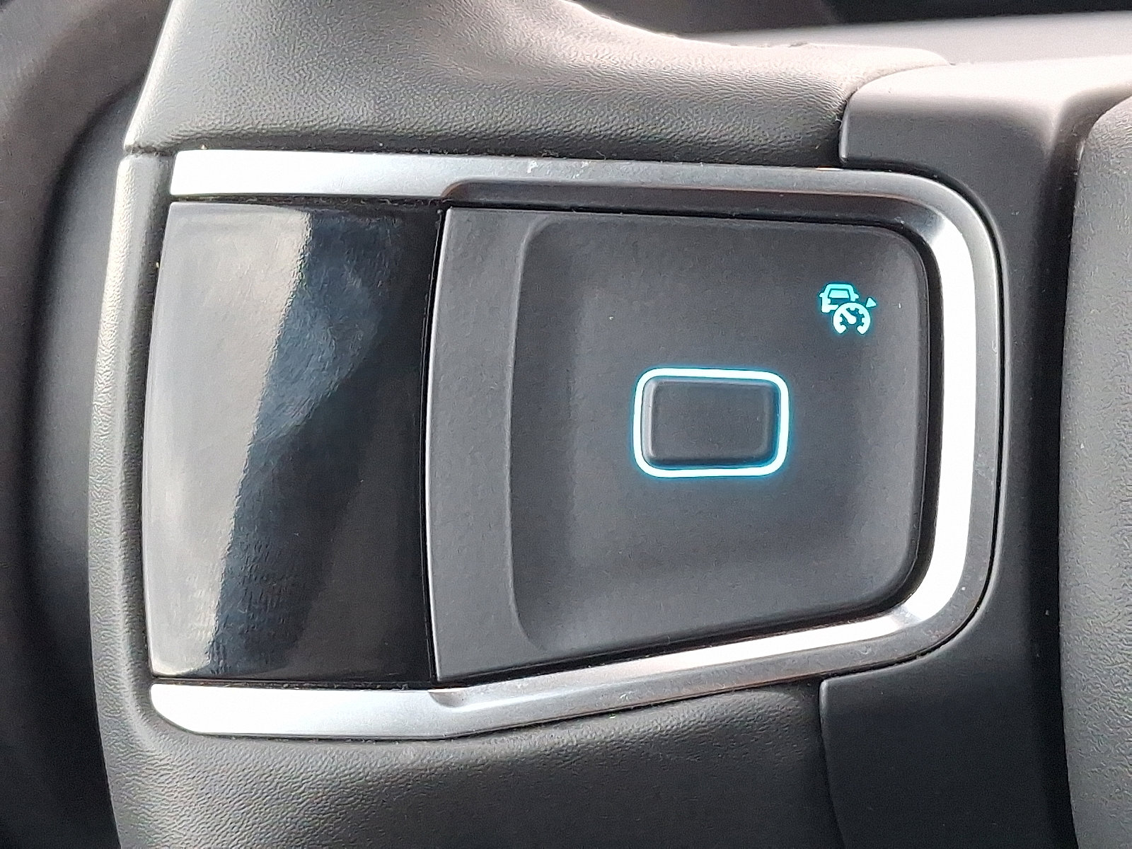 Certified 2025 Ford Expedition Active AWD/4WD image 23