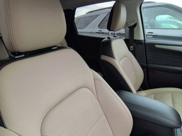 Used 2022 Ford Escape SEL image 32