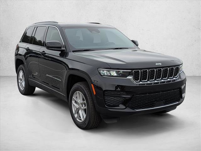 Used 2025 Jeep Grand Cherokee Laredo video 3