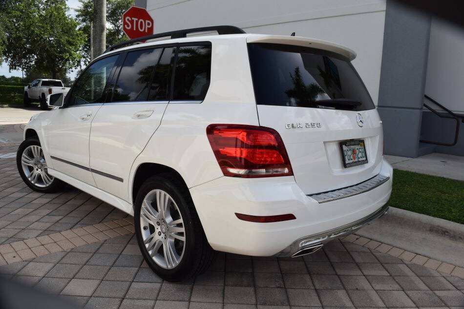 Used 2014 Mercedes-Benz GLK 250 BlueTEC 4MATIC image 5