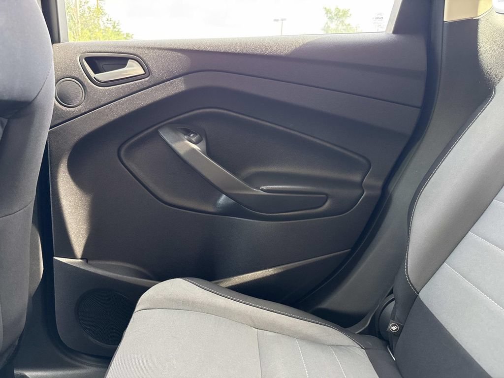Used 2015 Ford Escape SE w/ Equipment Group 201A FWD image 19