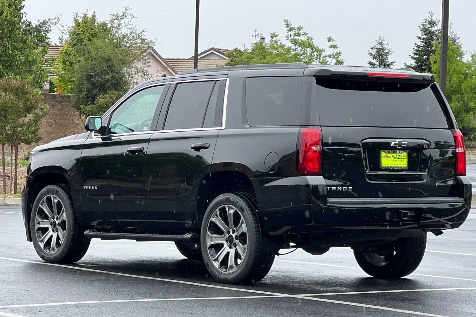 Used 2019 Chevrolet Tahoe LS w/ Enhanced Driver Alert Package AWD/4WD image 3