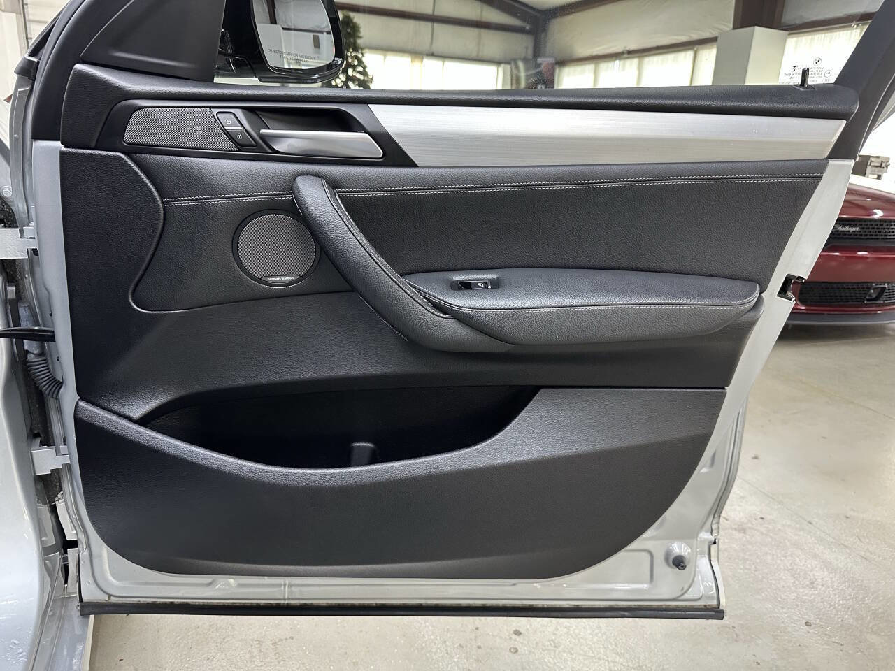 Used 2017 BMW X4 M40i w/ Technology Package image 16