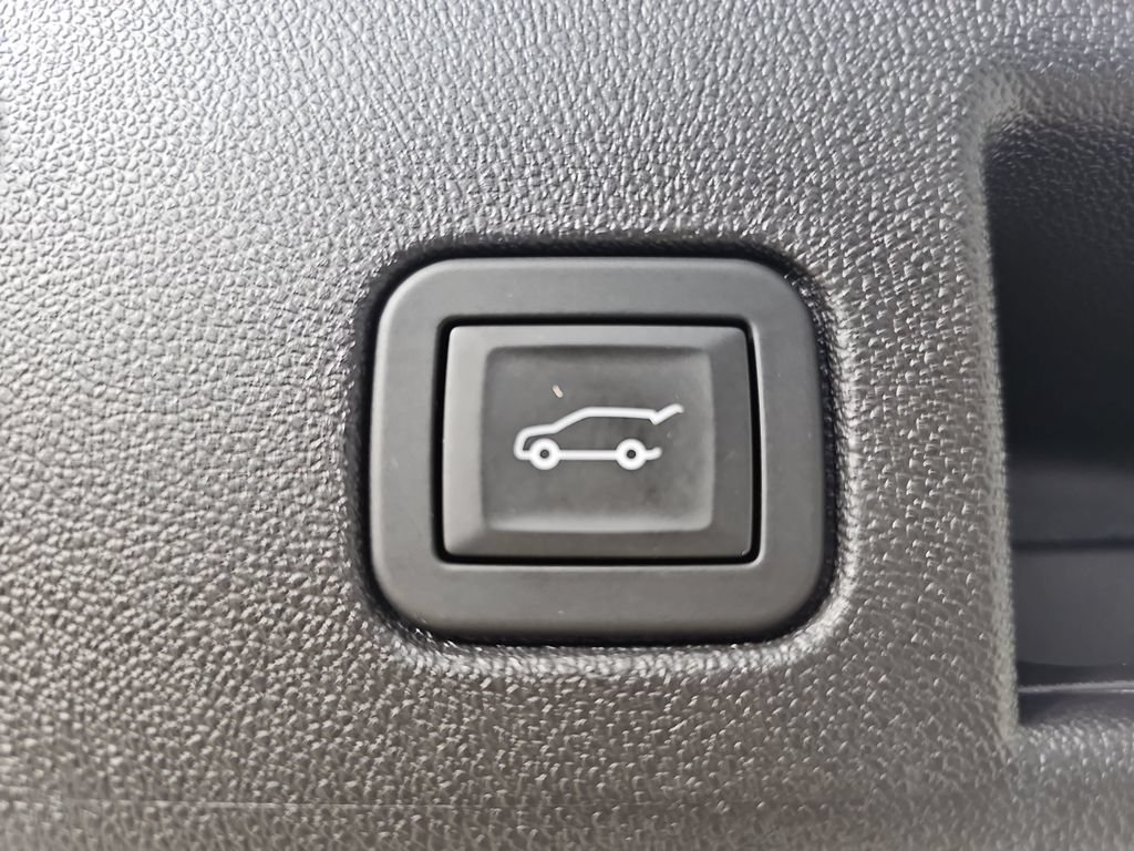 Certified 2024 Chevrolet Equinox LT FWD image 17