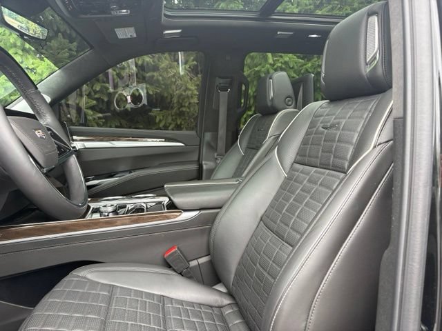 Certified 2025 Cadillac Escalade ESV Sport Platinum AWD/4WD image 30