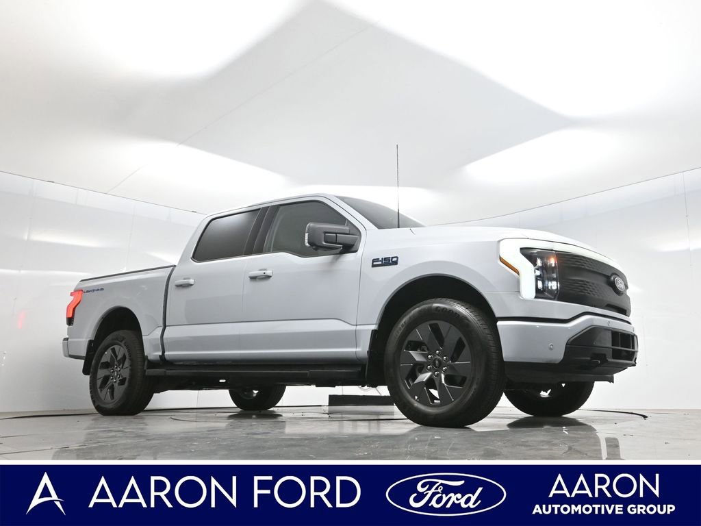 Used 2025 Ford F150 Lightning Flash AWD/4WD image 3