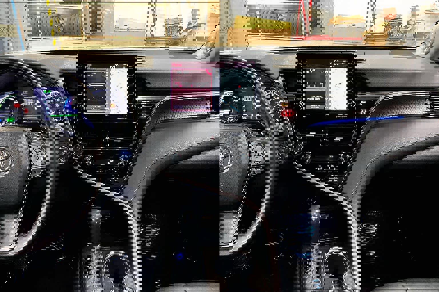 Used 2022 Toyota Camry XSE w/ Navigation Upgrade Package image 7