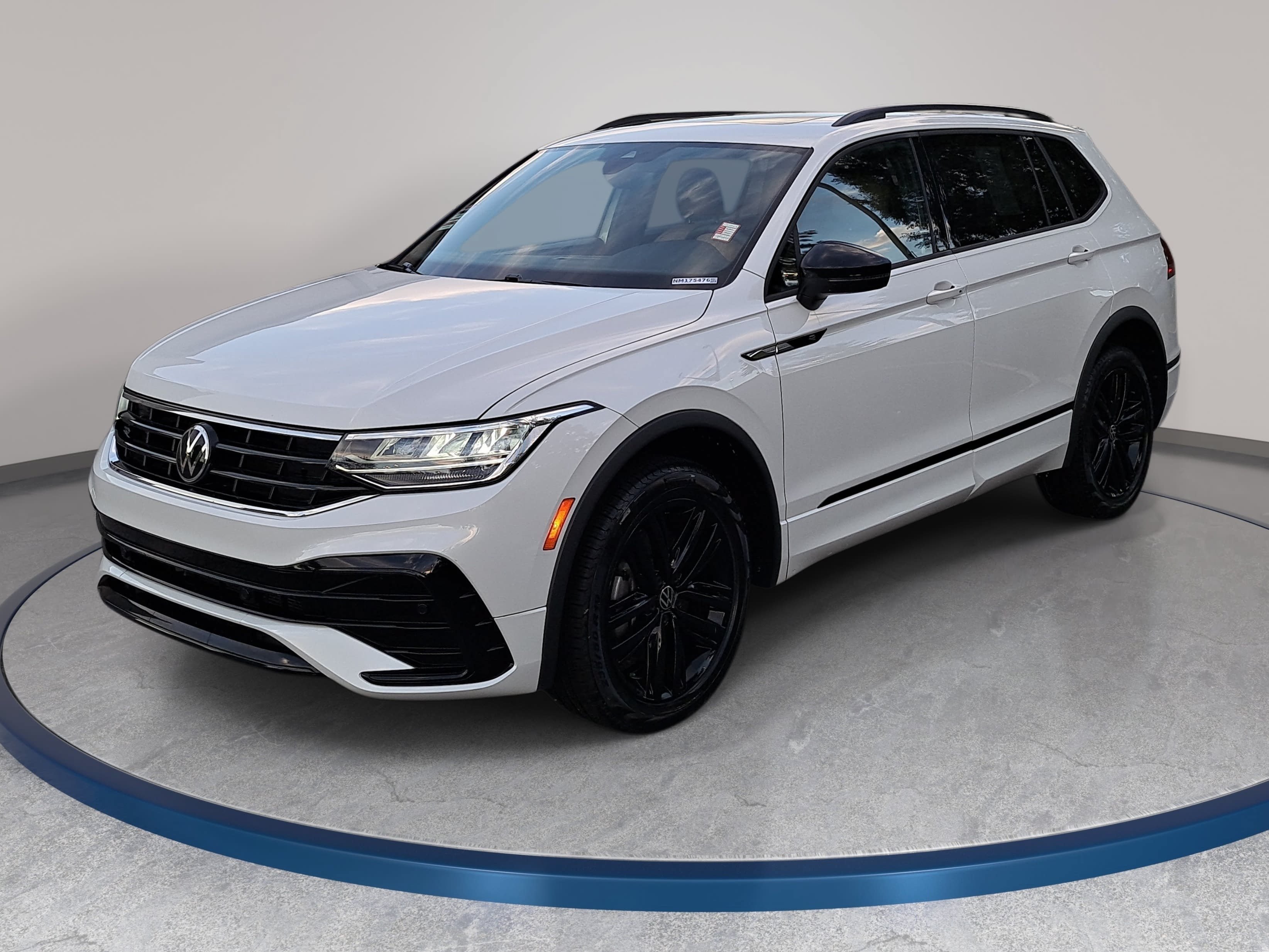 Certified 2022 Volkswagen Tiguan SE R-Line AWD/4WD image 1