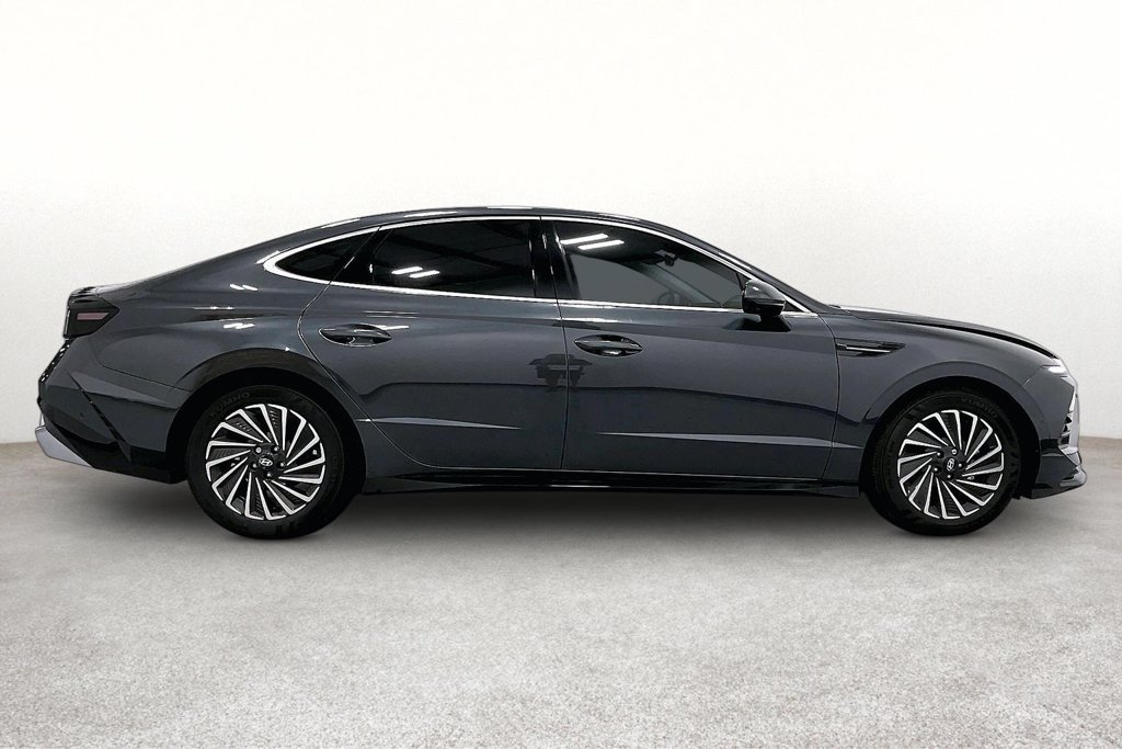 New 2026 Hyundai Sonata Limited FWD image 7