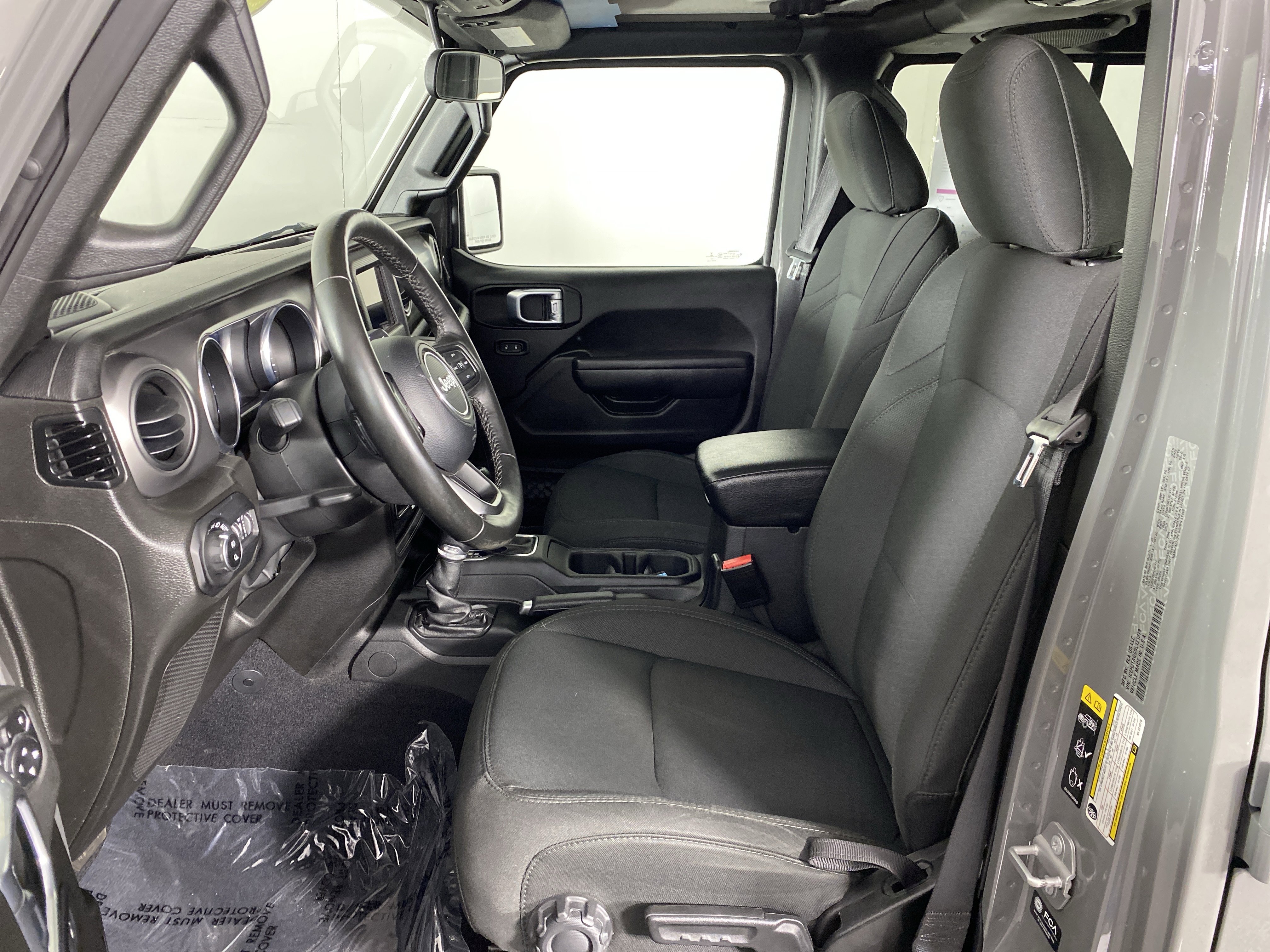 Used 2022 Jeep Gladiator Willys AWD/4WD image 15