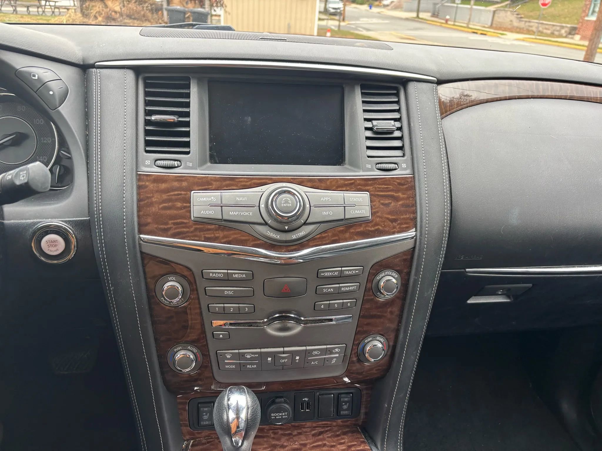Used 2019 Nissan Armada SL w/ Premium Package image 18