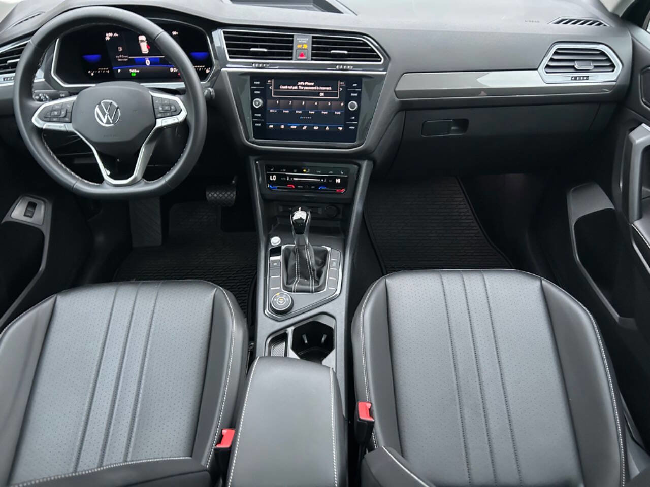 Used 2022 Volkswagen Tiguan SE image 29