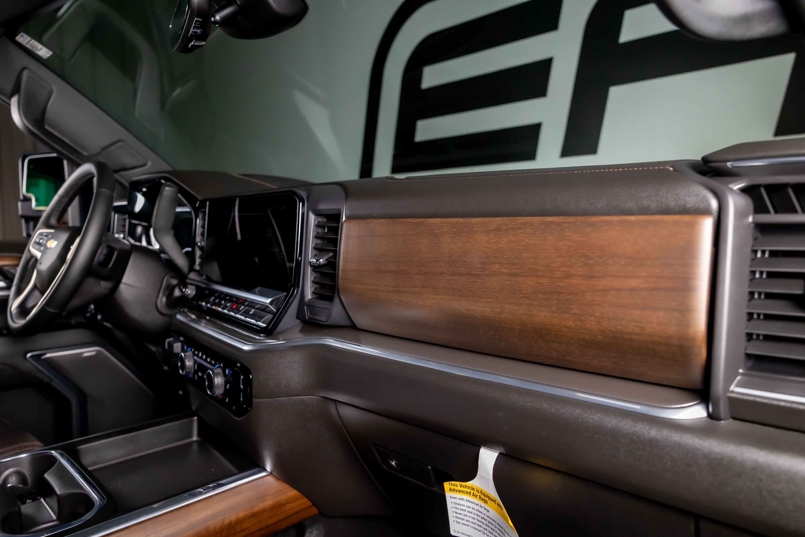 Used 2024 Chevrolet Silverado 2500 High Country w/ High Country Premium Package AWD/4WD image 28