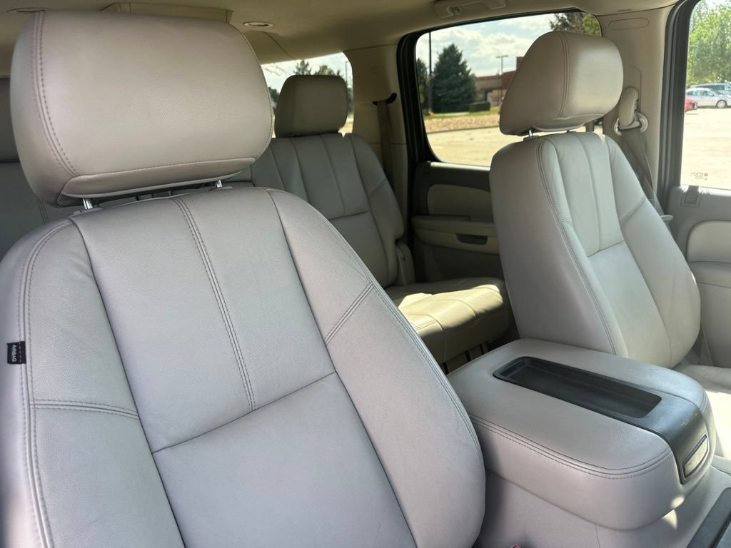 Used 2012 Chevrolet Suburban LT w/ All-Star Edition AWD/4WD image 31