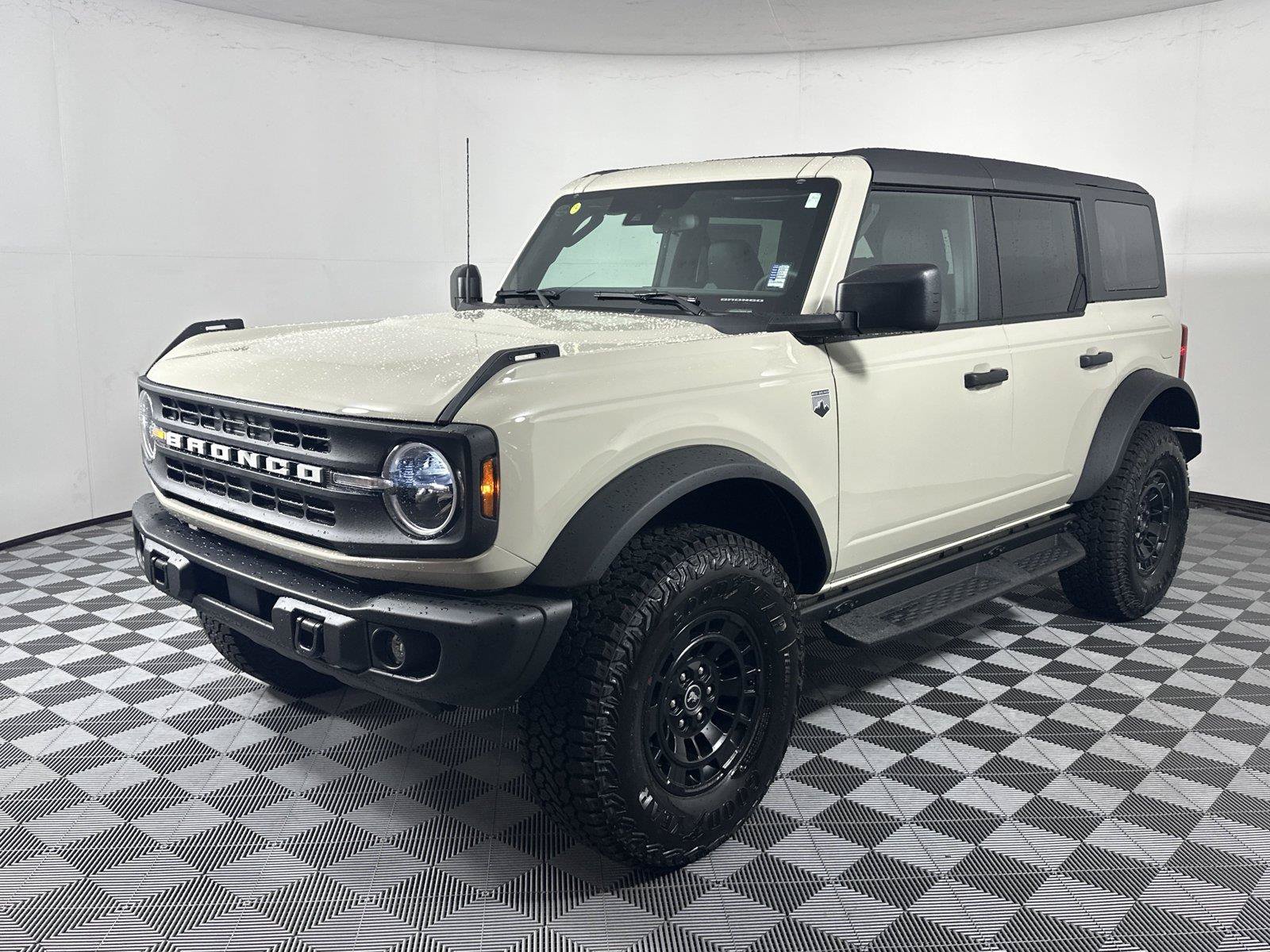 New 2026 Ford Bronco Big Bend w/ Black Diamond Package AWD/4WD image 3