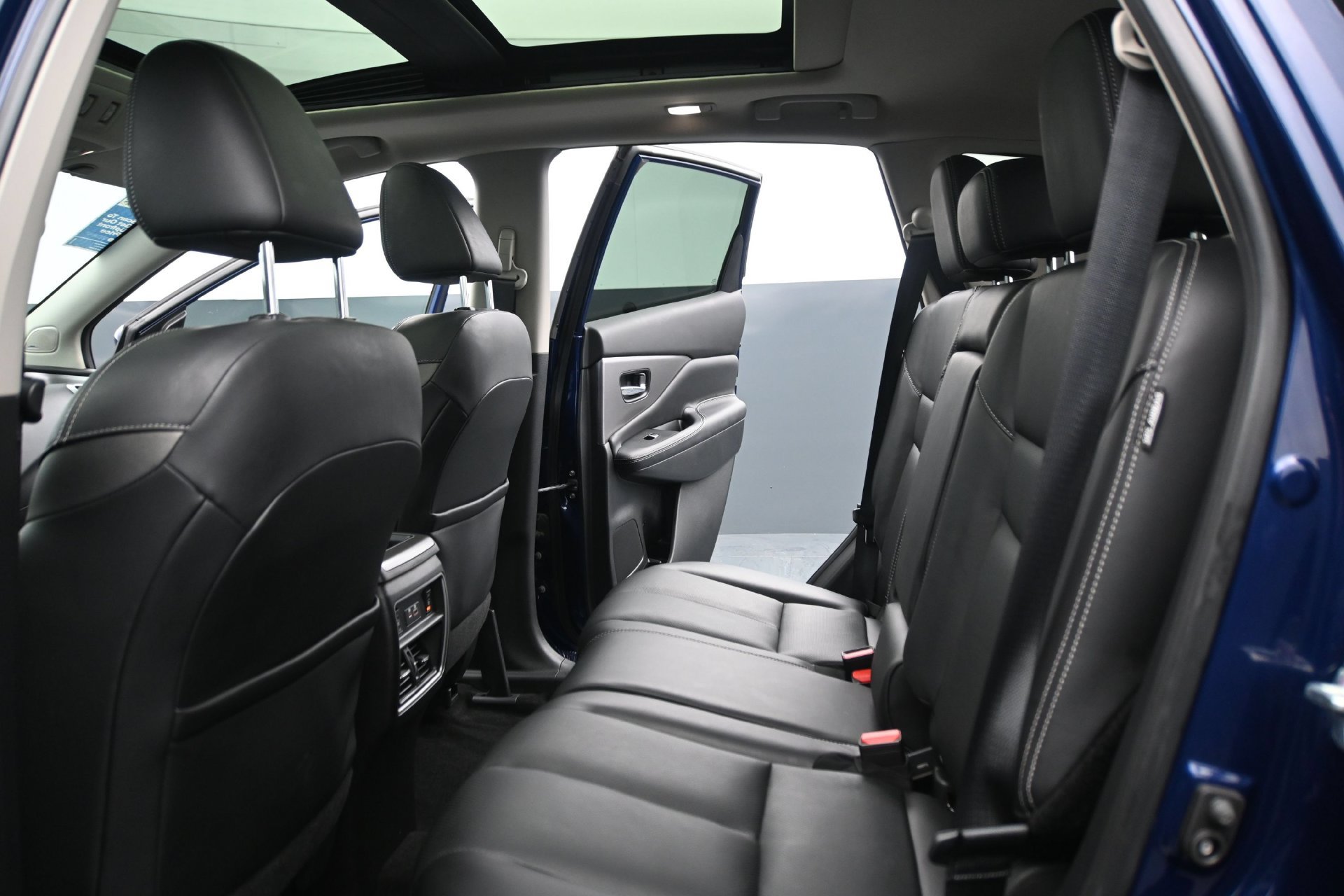 Used 2020 Nissan Murano SL w/ Moonroof Package AWD/4WD image 17