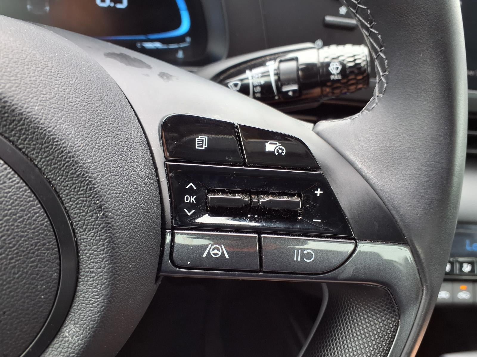 Used 2025 Hyundai Elantra Sport FWD image 12
