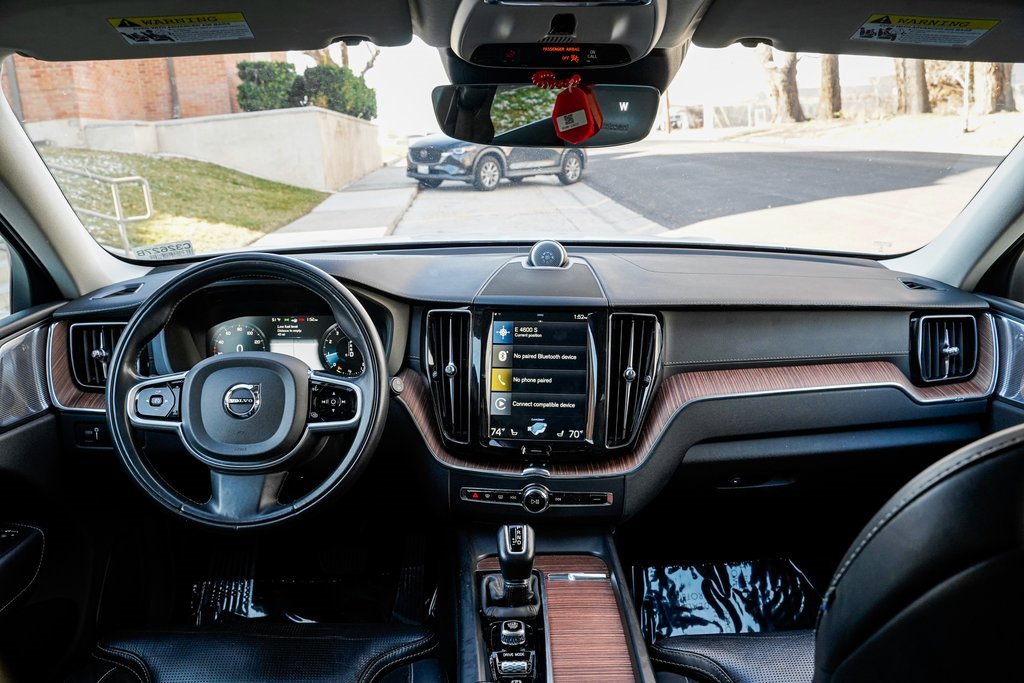Used 2019 Volvo XC60 T6 Inscription w/ Protection Package Premier image 11