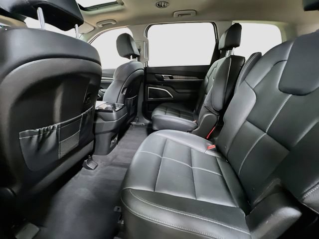 Certified 2024 Kia Telluride EX w/ EX Captain's Chair Package FWD image 26