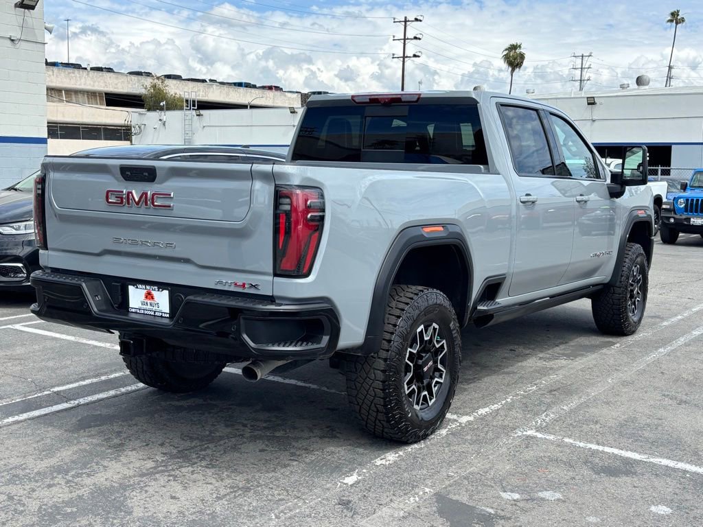 Used 2025 GMC Sierra 2500 AT4X image 4